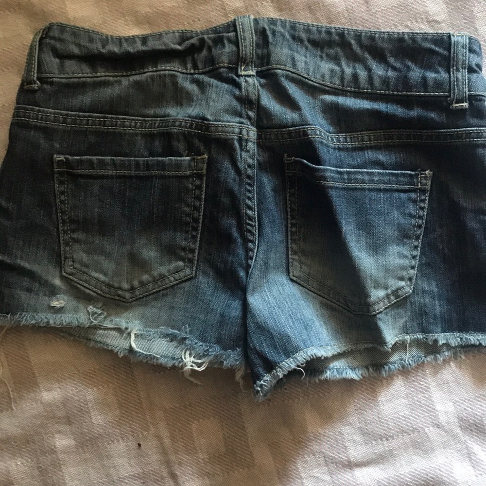 Shorts 🩳 - Picture 2 of 2